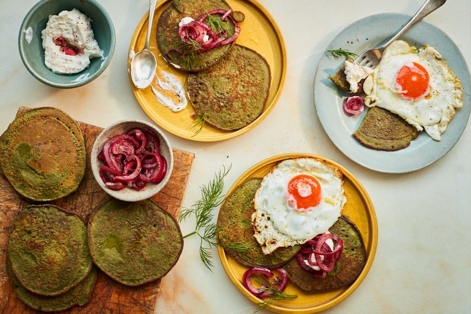 Boekweit- en ricottapannenkoekjes met salsa van ingelegde citroen