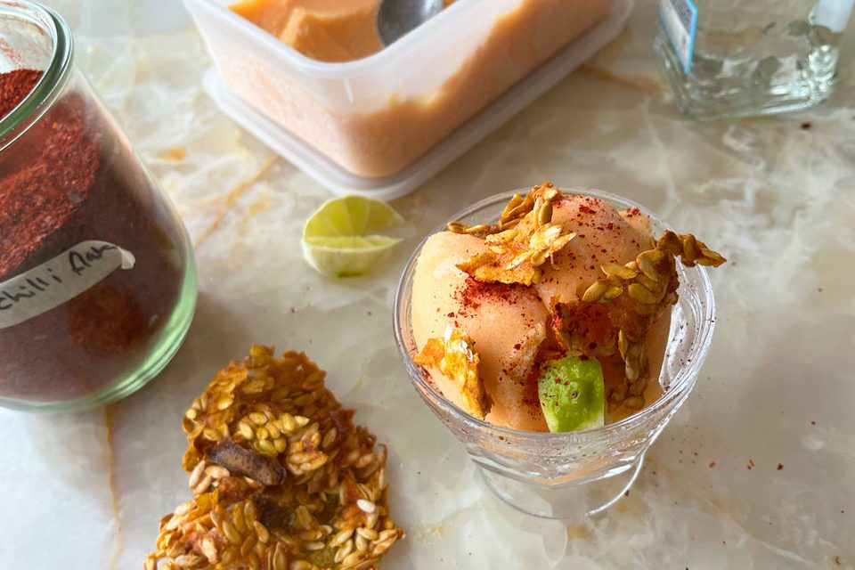 Granizado de melón cantalupo con lima y tequila