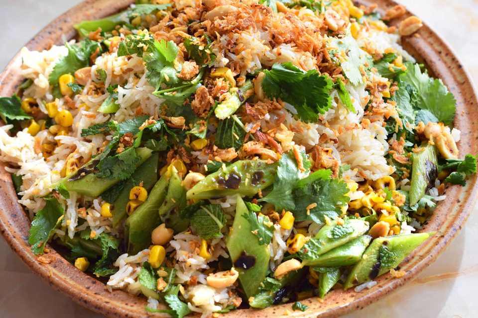 Arroz con coco con crujiente de cacahuate