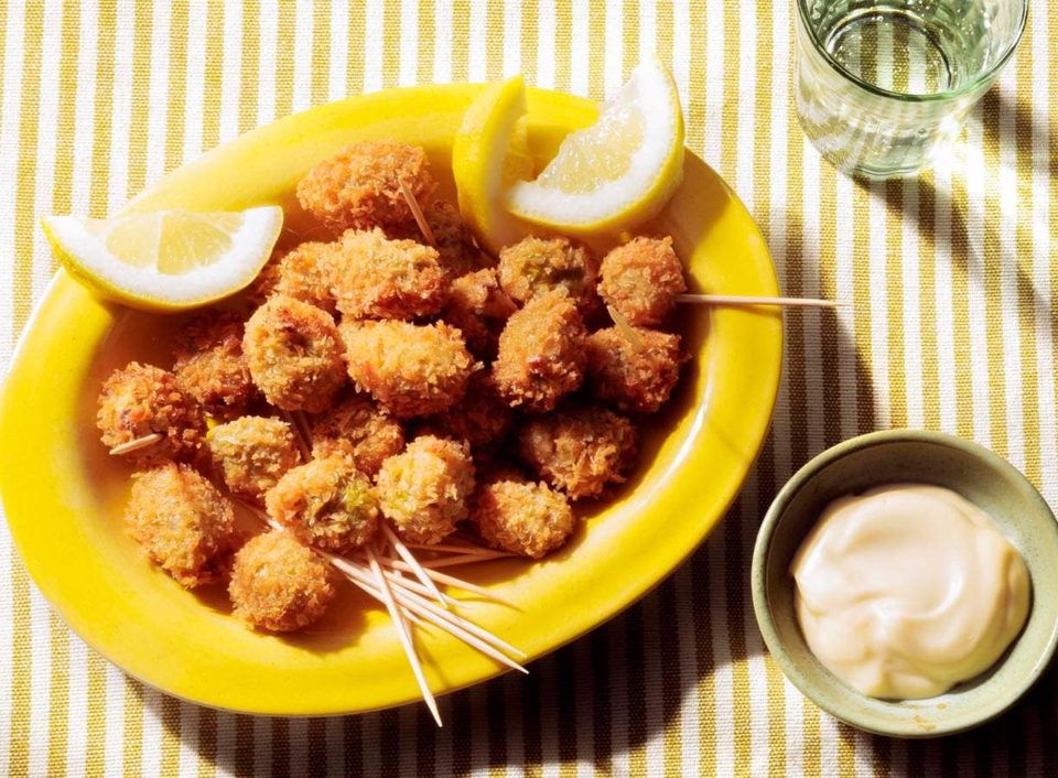 Fried olives with ricotta