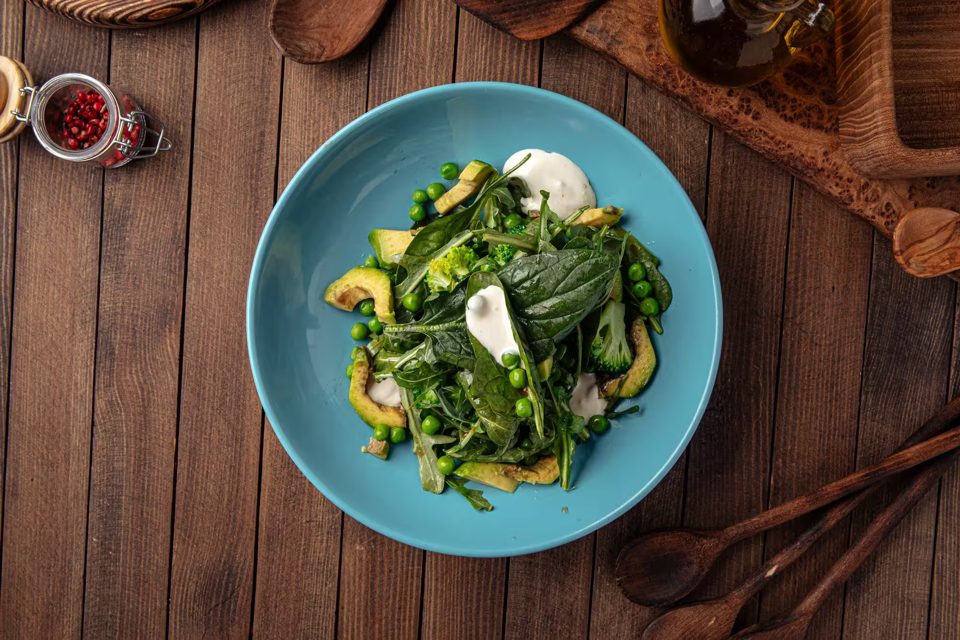 Spinach Salad with Avocado and Peas