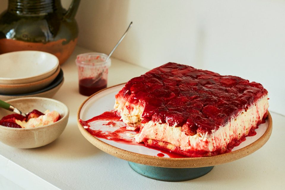 Aardbeien tiramisu-cake