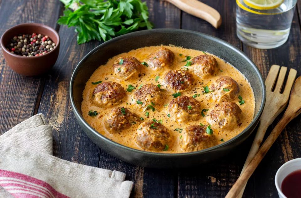 Swedish Meatballs with Cream Sauce