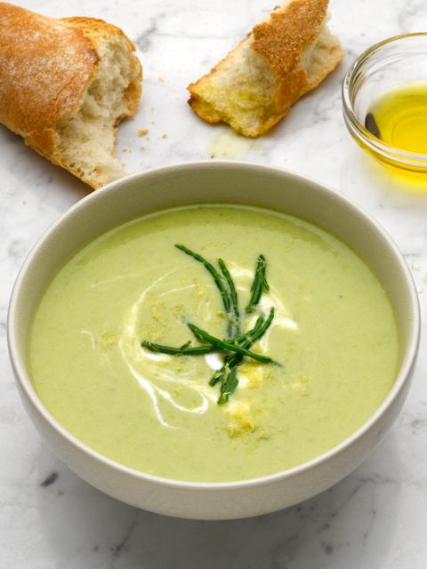 Sopa vichyssoise de espárragos