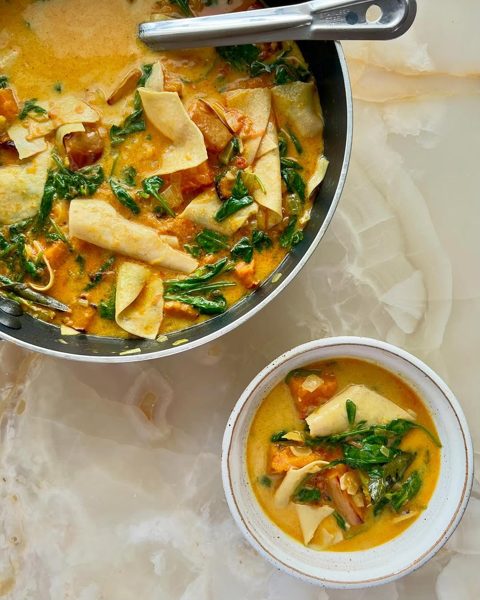 Butternutpompoen en poppadom curry