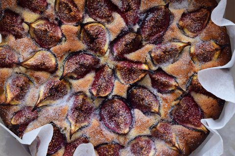 Fig, yoghurt and almond cake