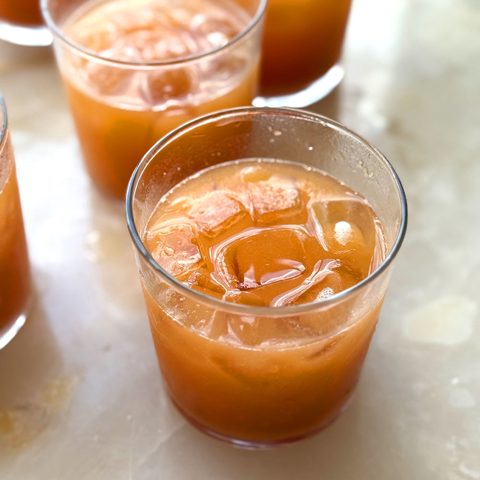Iced Peach and Green Tea (The Lawnmower)