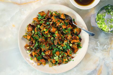 Roasted sweet potato with pecan and maple